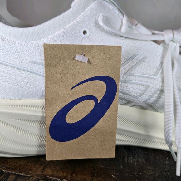 NEW Asics Gel Nimbus 26 Mens Size 11 Running Shoes White Cream 1011B794 - Picture 12 of 12